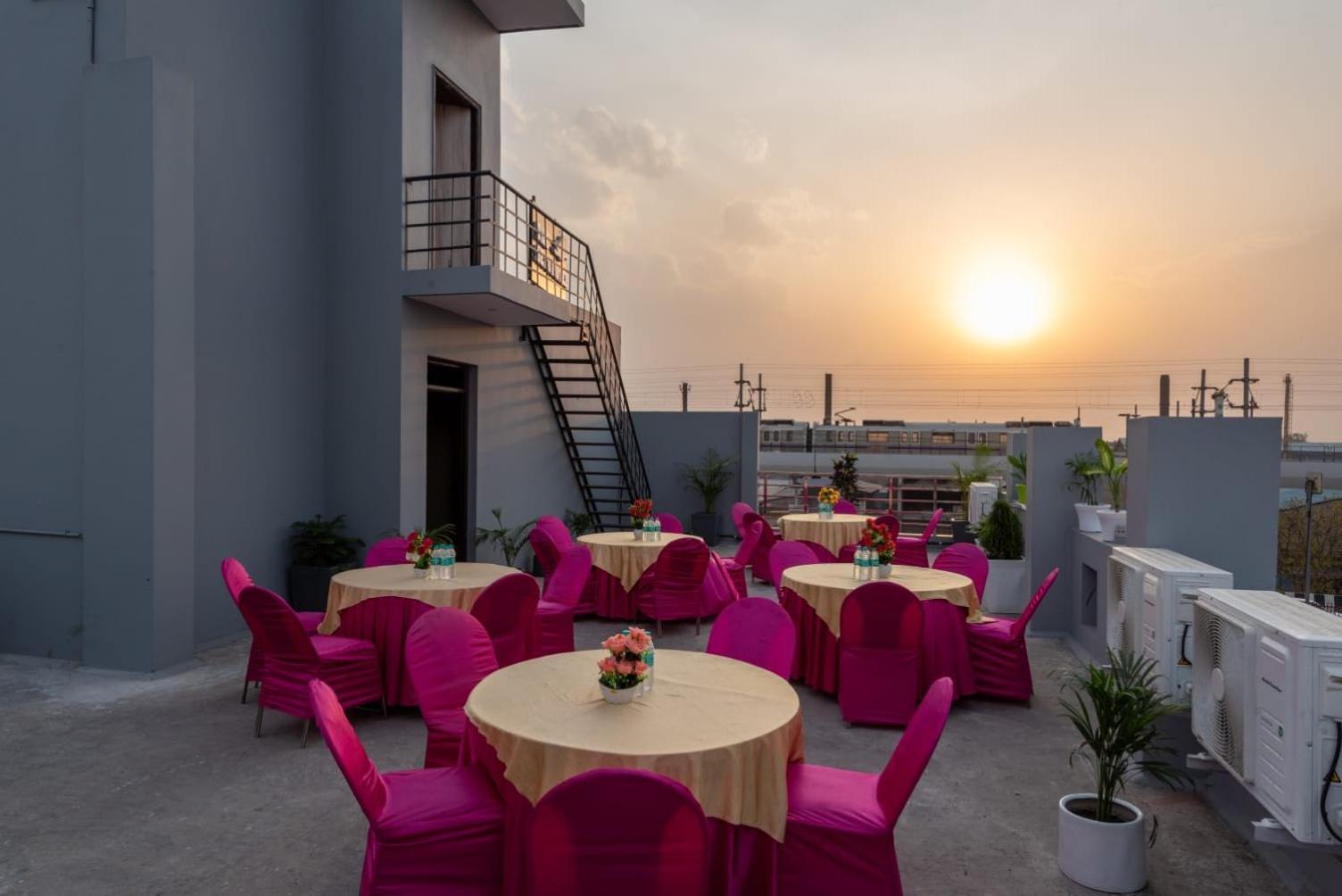 The Setu Hotel & Resorts ฟารีดาบัด ภายนอก รูปภาพ